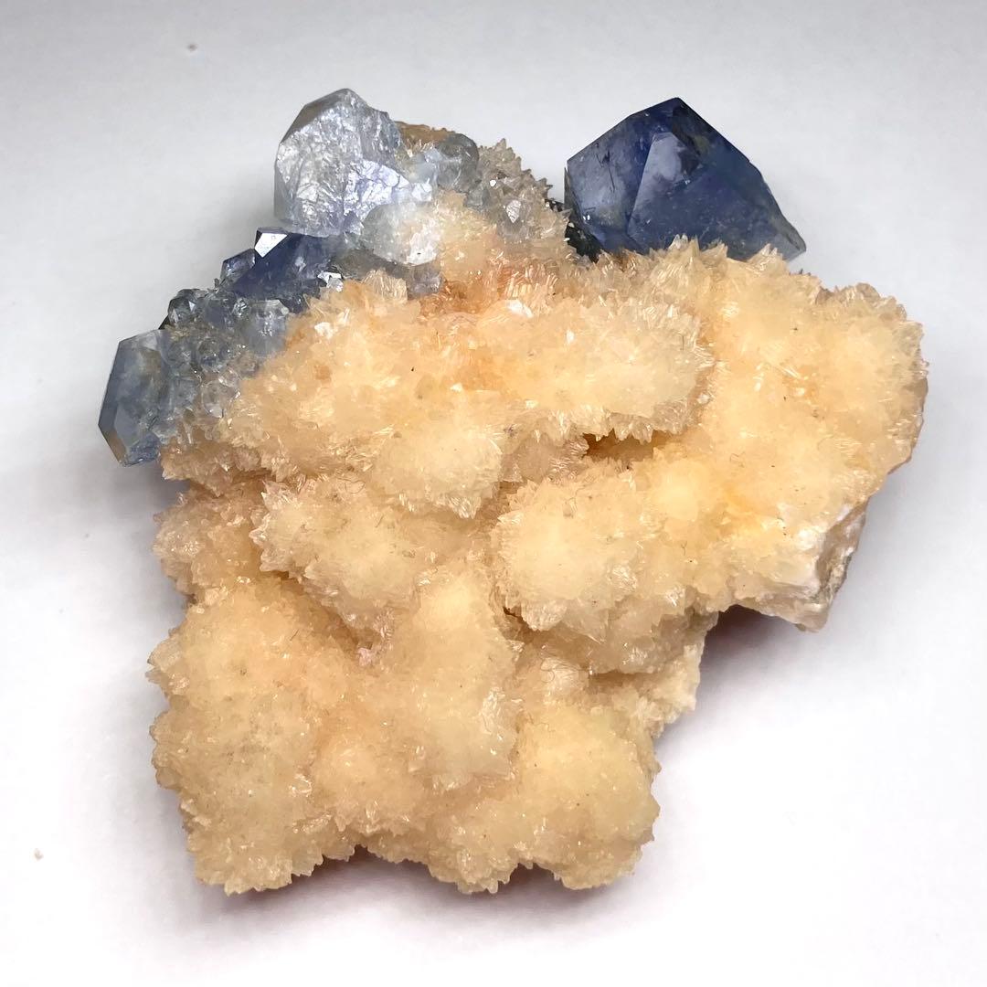 希少 セレスタイト 天青石 カルサイト 母岩付き 原石 鉱物 鉱石 宝石 標本