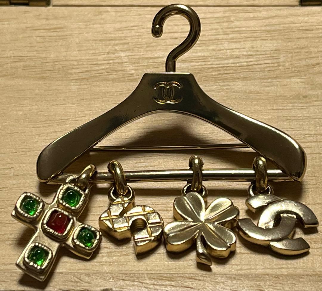 専用　CHANEL シャネル ハンガーモチーフ ブローチ 02P グリポア