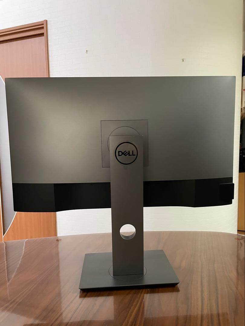 DELLデジタルハイエンド27 4K USB-Cモニター　U2720QM