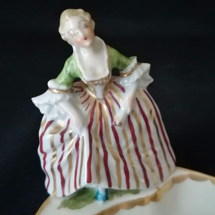 逸品　SPドレスデン①　カールティーメ工房　フィギュリン付き小皿二体　手描き