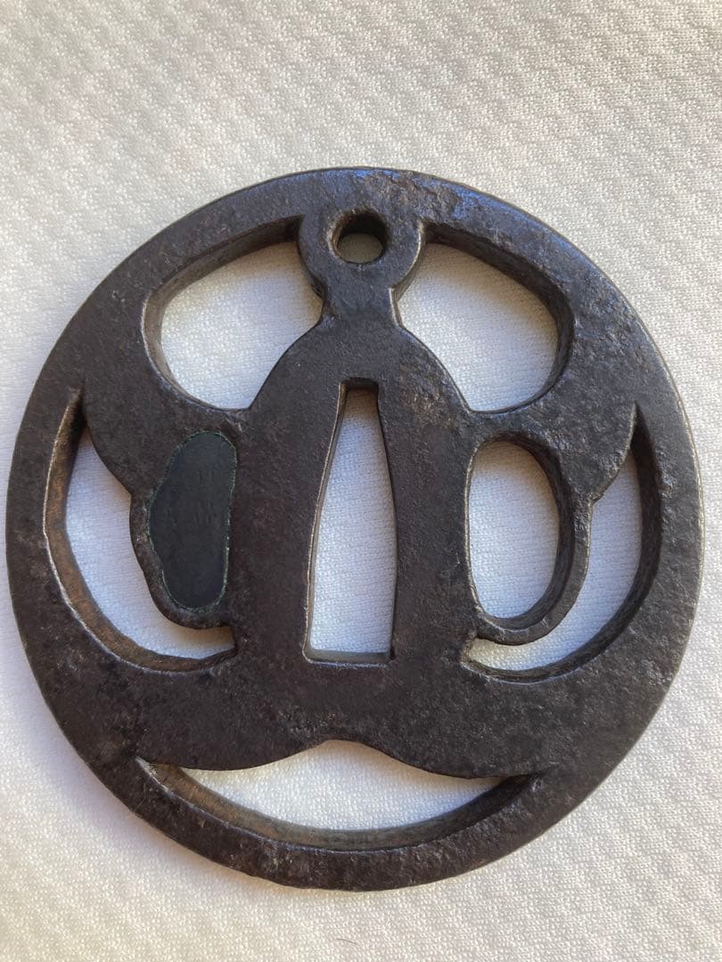 大野鐔　碇透かし　堅丸形　鉄槌目地　地透　角耳　江戸初期