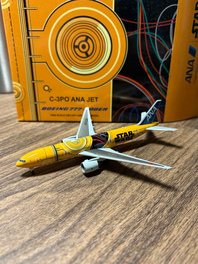 航空機・ヘリコプター ANA STAR WARS C-3PO B777-200ER 1/500