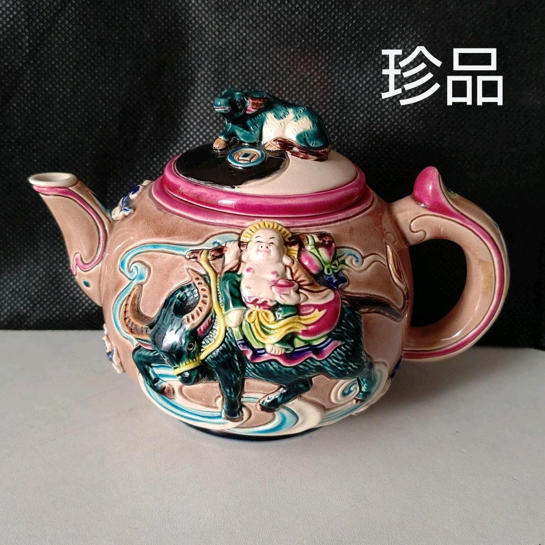 台湾の焼物　交趾焼　の急須　茶器　丑　牛