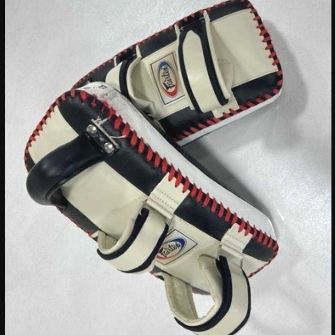 キックボクシング　Fairtex キックミット