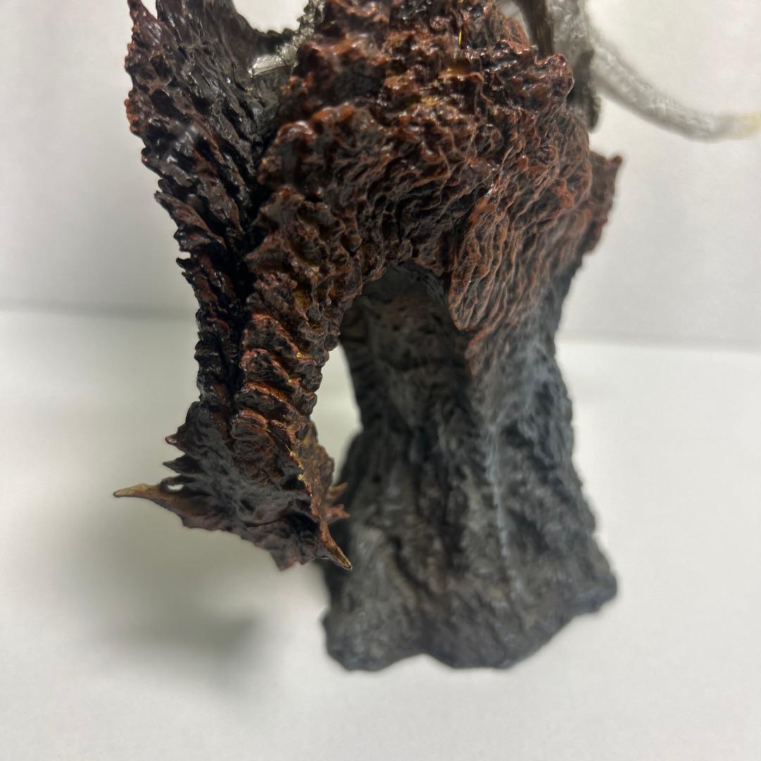 正規品　モンスターハンター　クリエイターズモデル　クシャルダオラ　脱皮ver
