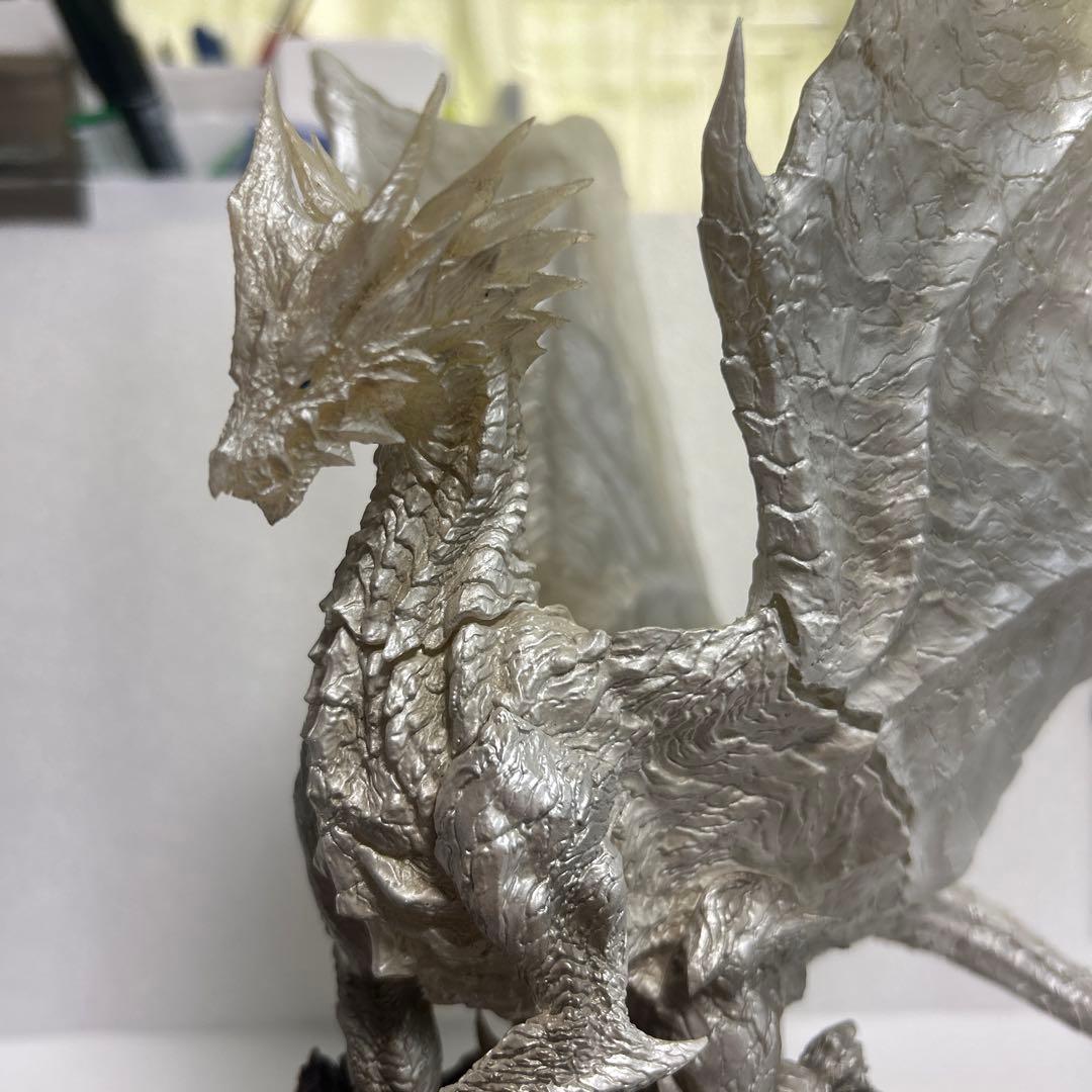 正規品　モンスターハンター　クリエイターズモデル　クシャルダオラ　脱皮ver
