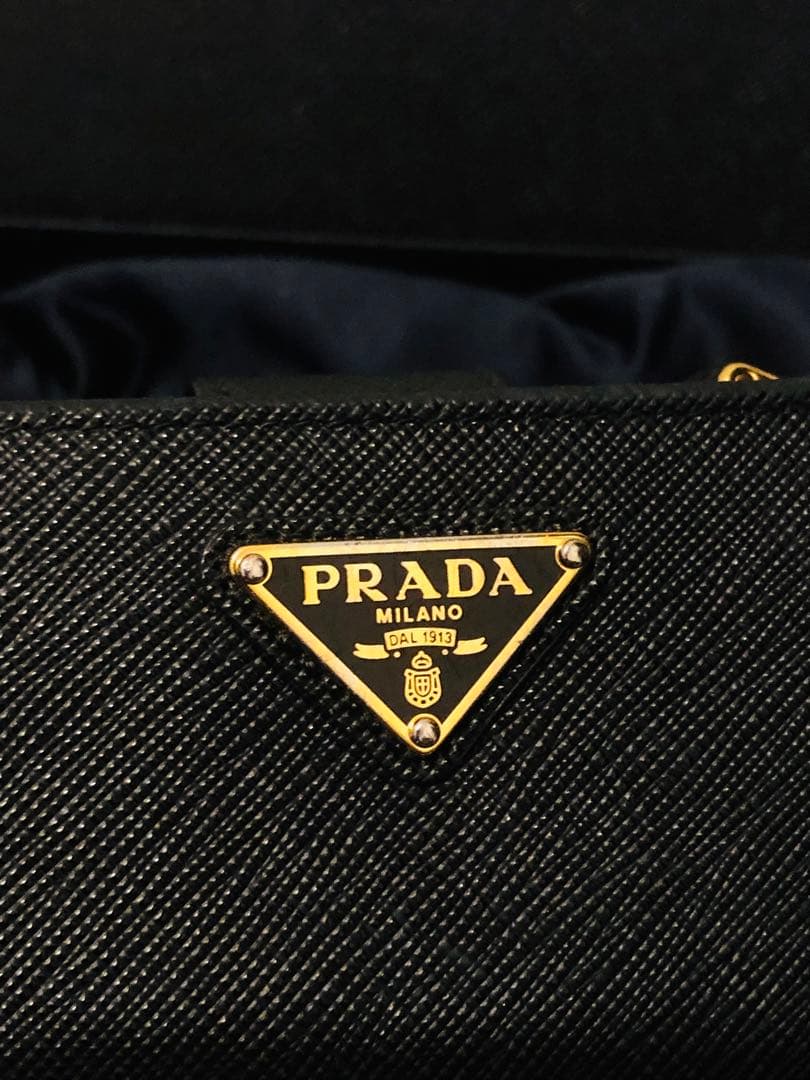 PRADA 二つ折り財布 サフィアーノレザー(ICチップ(RFID)搭載)