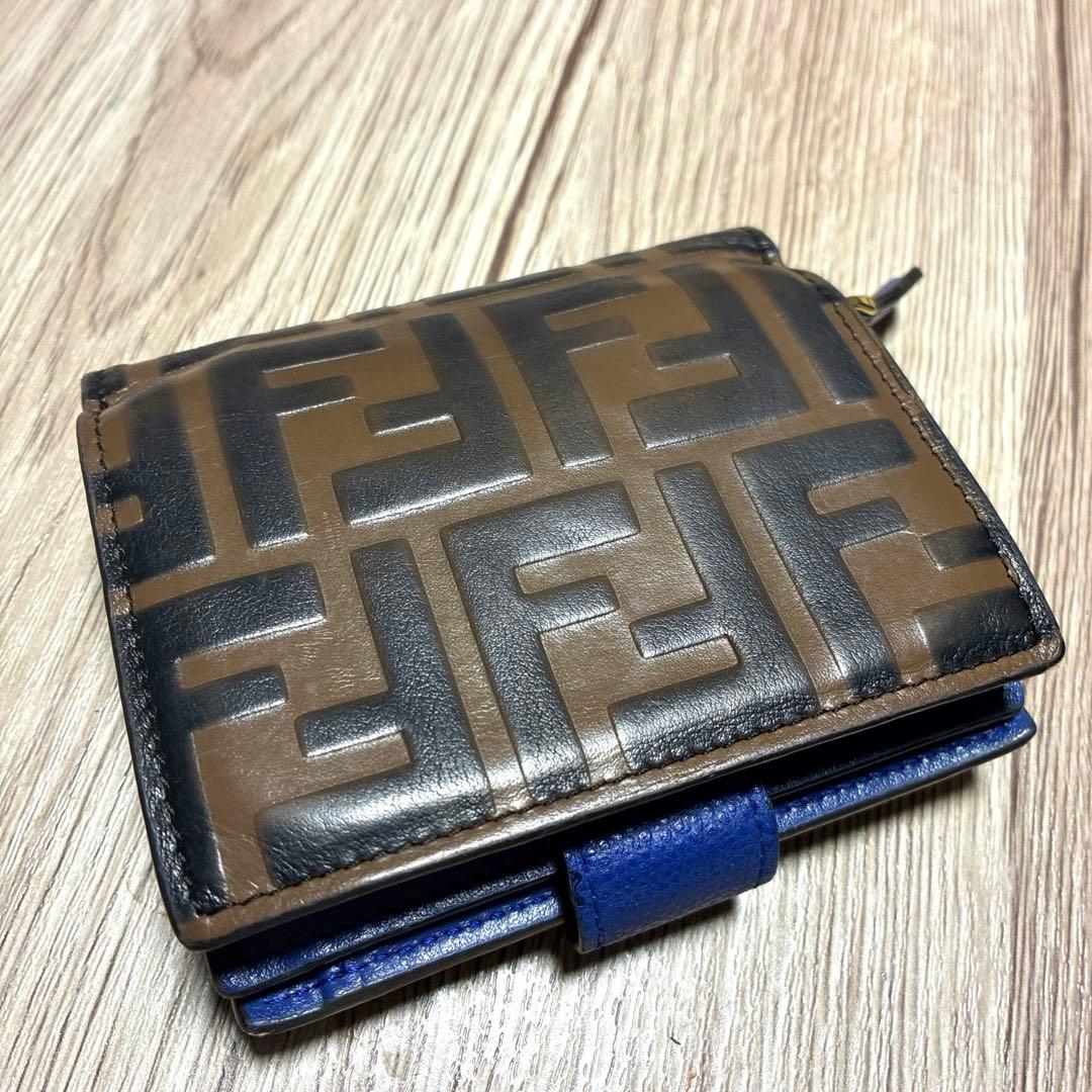 Fendi フェンディ　二つ折り財布 FFロゴ　ブラウン×ブルー　ゴールド金具