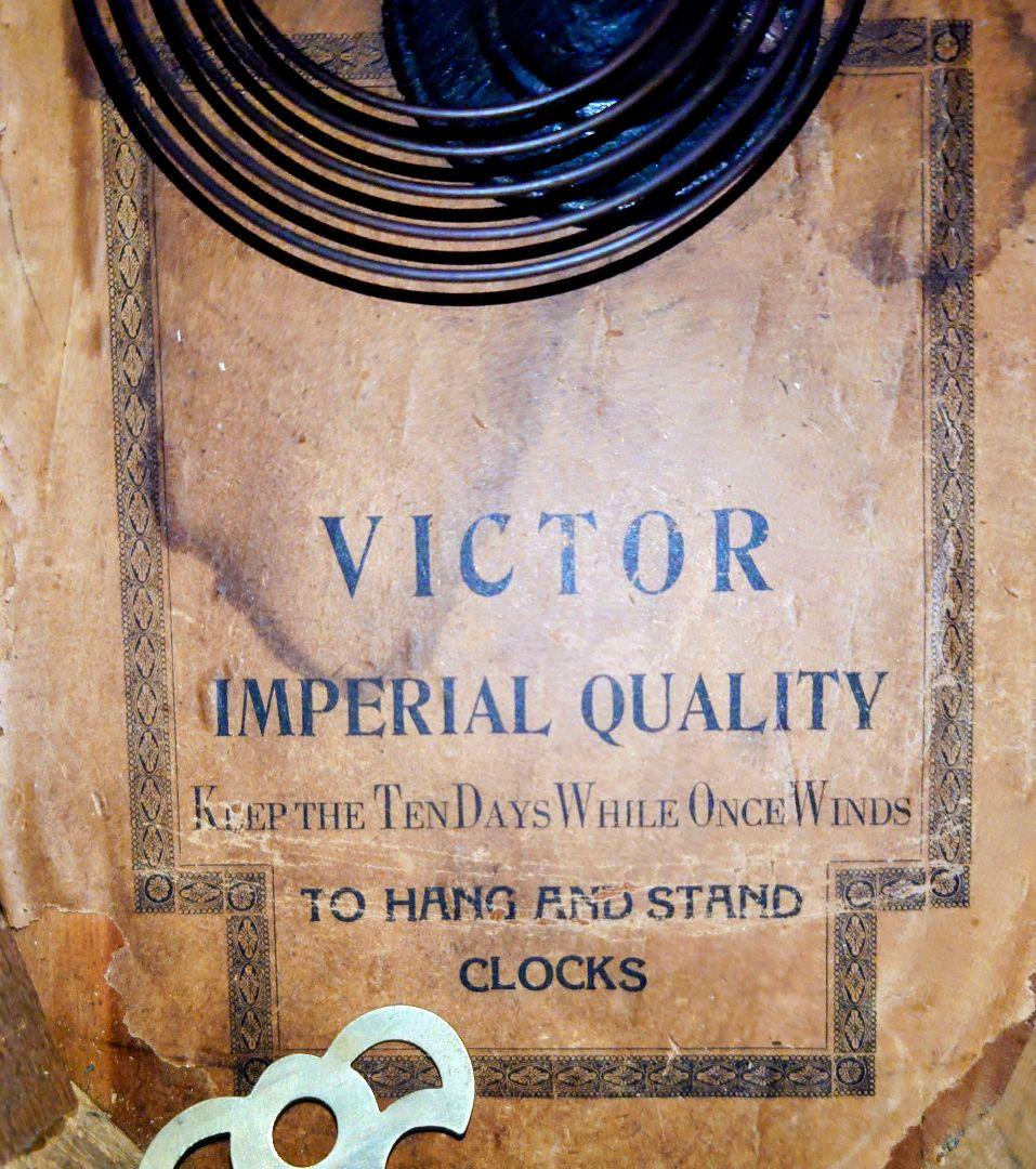 〈完動・美品〉ビクターVictor 　金縁八角尾長ゼンマイ振り子時計