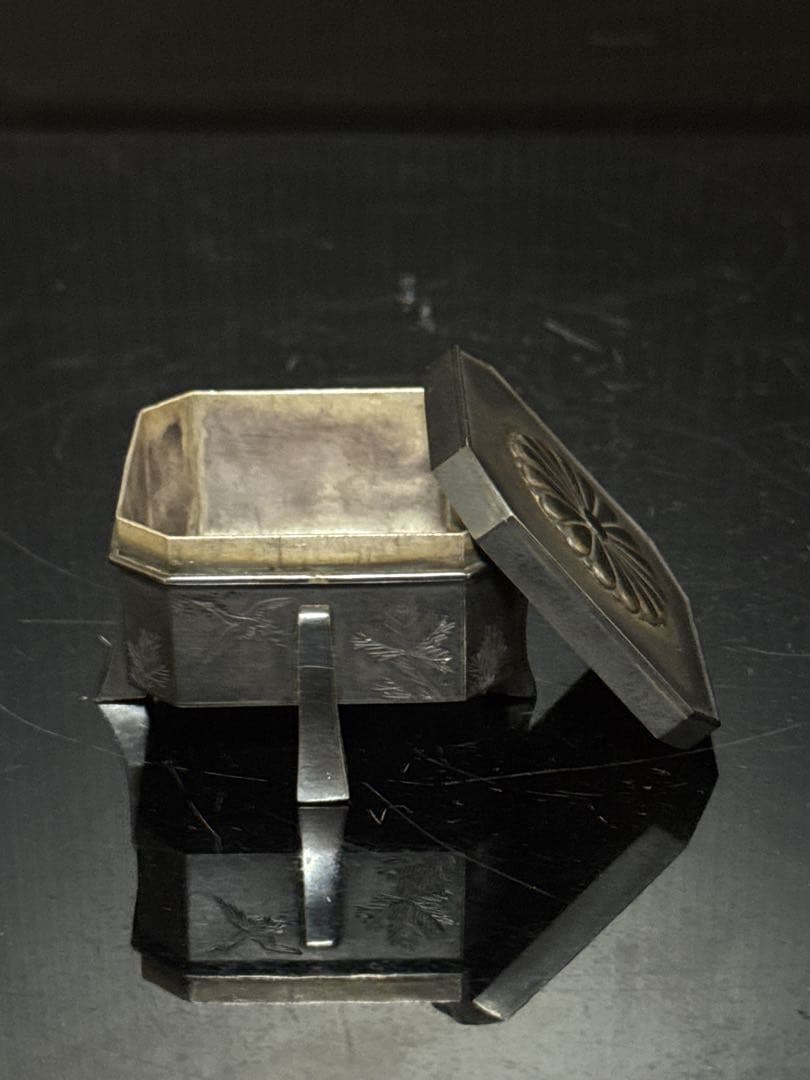 純銀 菊紋付 足付 ボンボニエール 箱 約87.5g