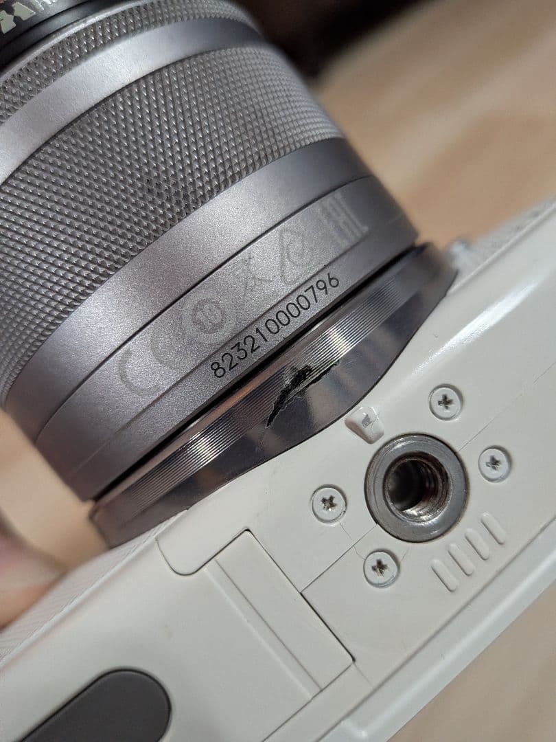 Canon EOS M100 ミラーレスカメラ 15-45mm