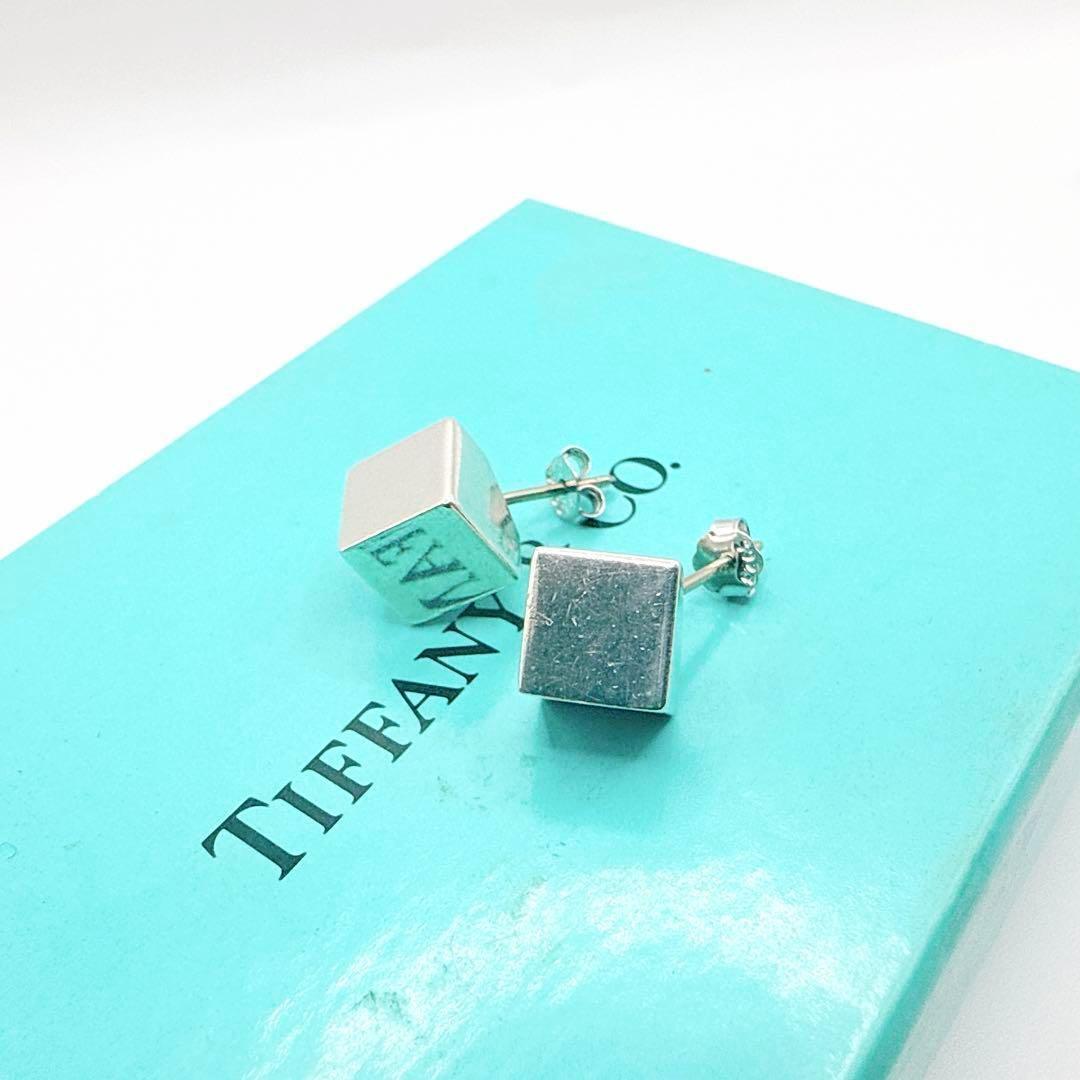 2795 保存箱・袋付き✨Tiffany ピアス　キューブ　シルバー925