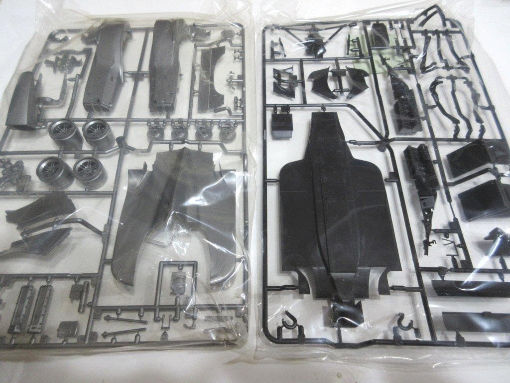 レアパーツ付き！ マクラーレンMP4-12&13 テスト仕様＆日本GP仕様！