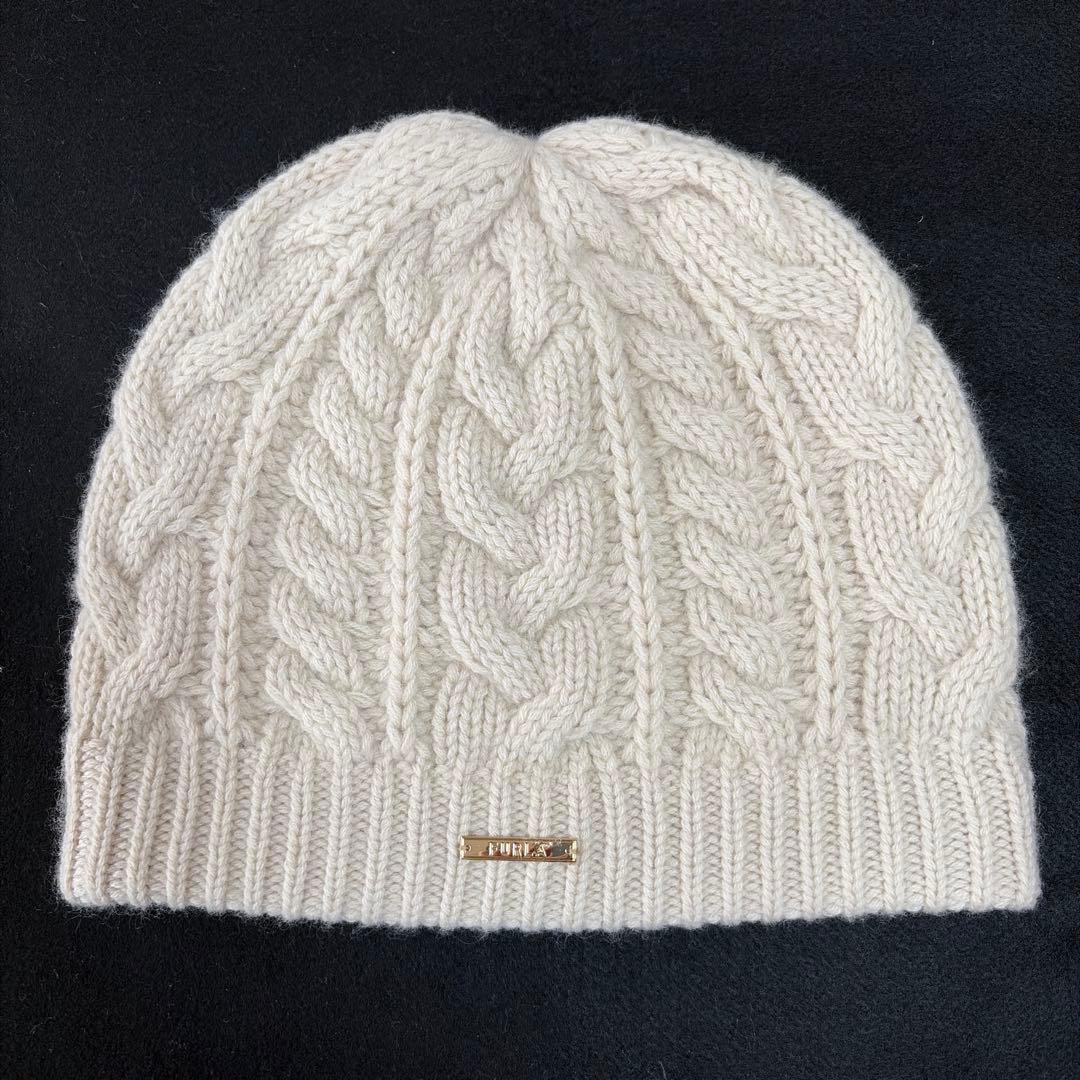 美品 FURLA ケーブル編み カシミヤ100%クリーム色