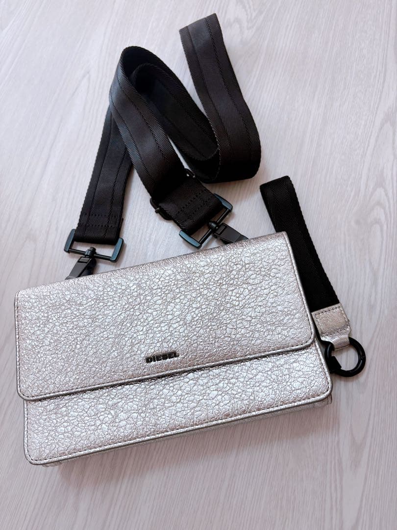 DIESEL ディーゼル ショルダー バッグ ロゴ シルバー 財布