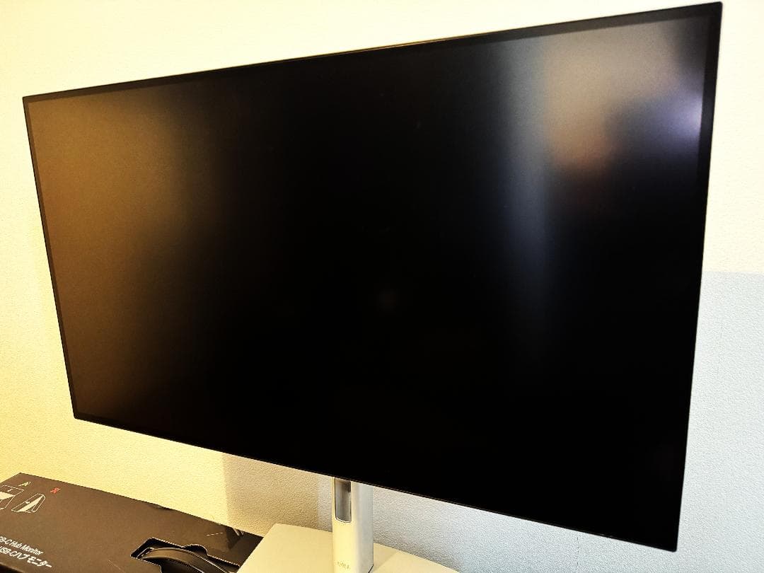 Dell U2723QX 27インチ 4K 液晶モニター　縦横回転・高さ調整