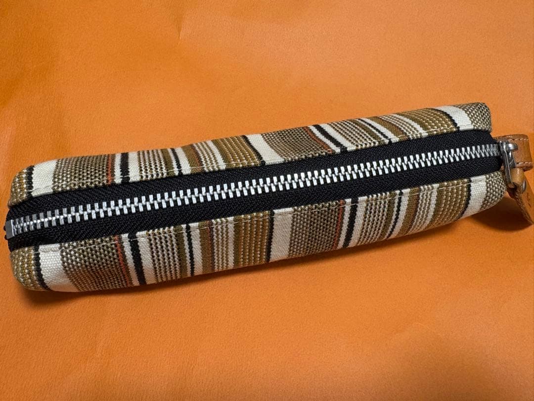 UNITED BEES バトンペンケース ブックカバー カフェラテ