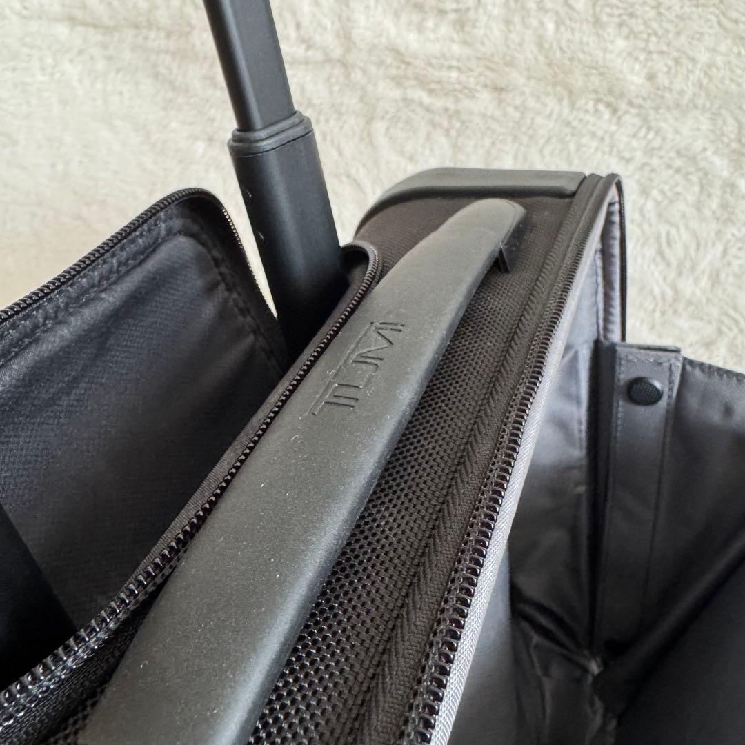 美品　TUMI コンパクト　4ウィール　キャリーケース　黒　出張　ビジネス