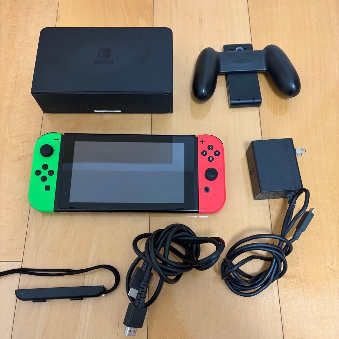 Nintendo Switch グリーン/レッド 本体　ニンテンドースイッチ