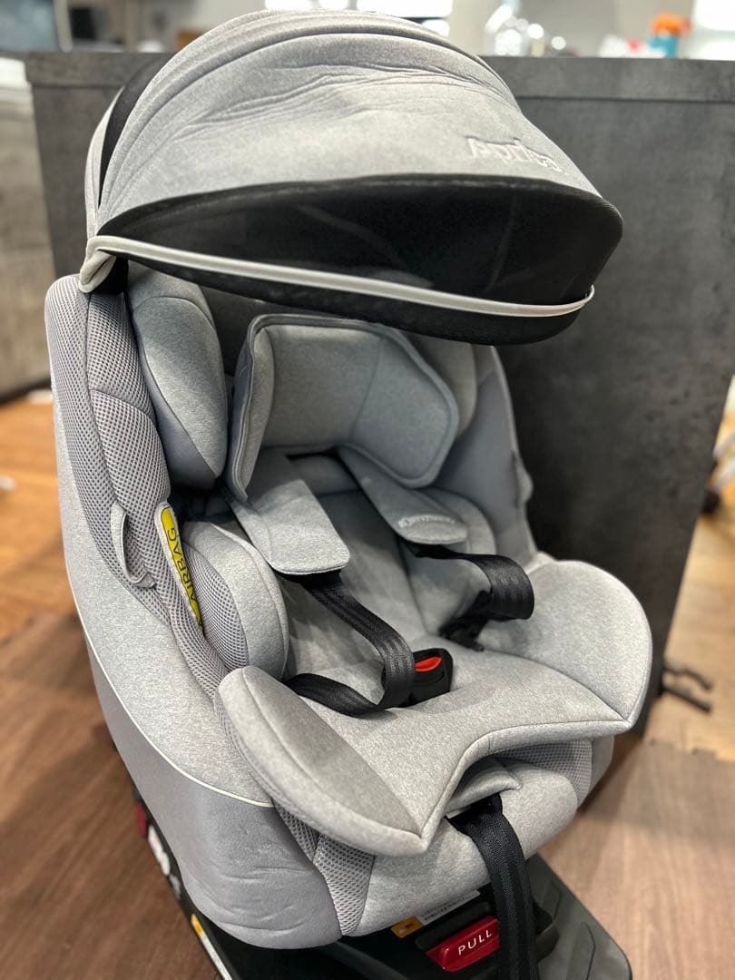 アップリカ　クルリラAD　チャイルドシート