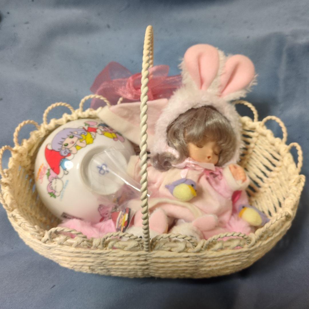 とんがり帽子のメモル 眠り顔のお人形　指しゃぶり人形