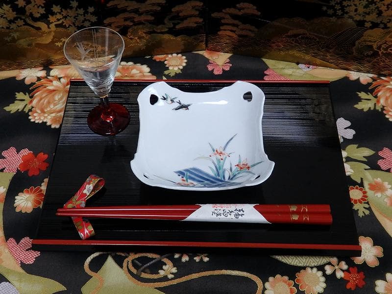 大聖寺伊万里　柿右衛門写　鳥に燕子花の図　四方皿　C669AS-BQh