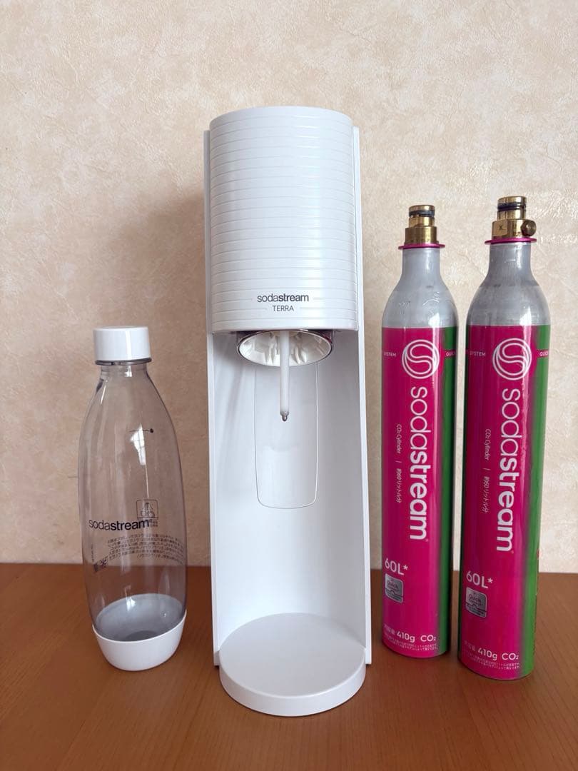 SodaStream TERRA 炭酸水メーカー　空ボンベ2本付き