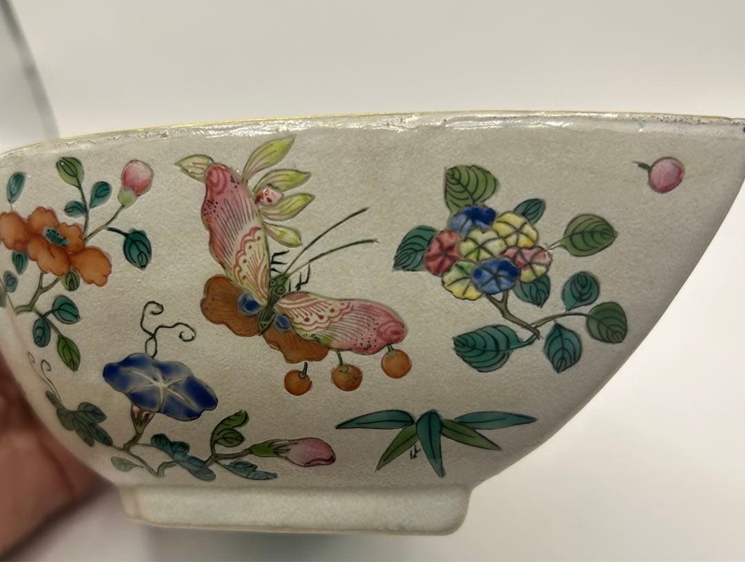 中国　清時代　官窯　大清嘉慶年製　粉彩花卉胡蝶紋馬蹄型碗　送料込み0927