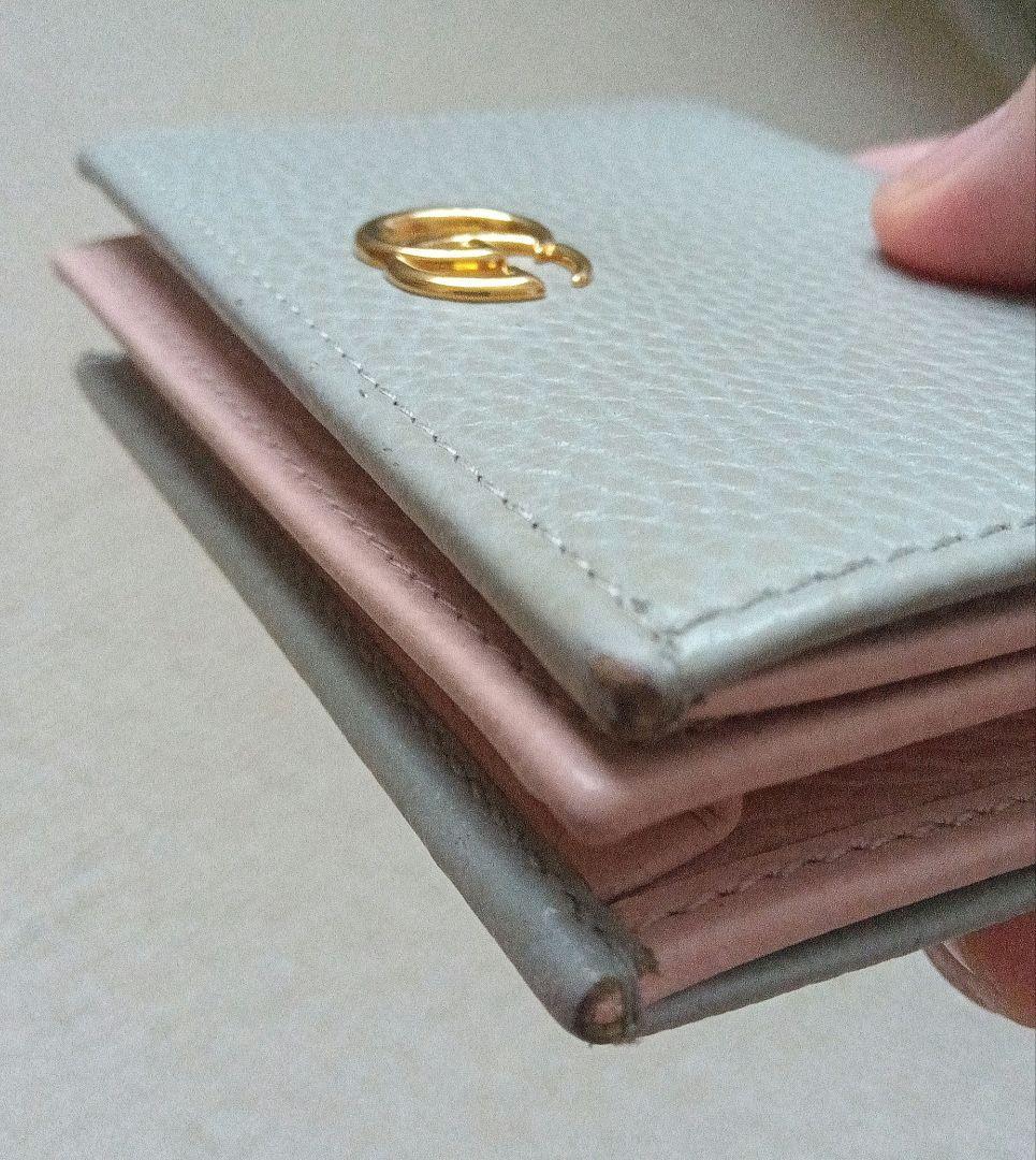 Gucci 二つ折り財布 グレー