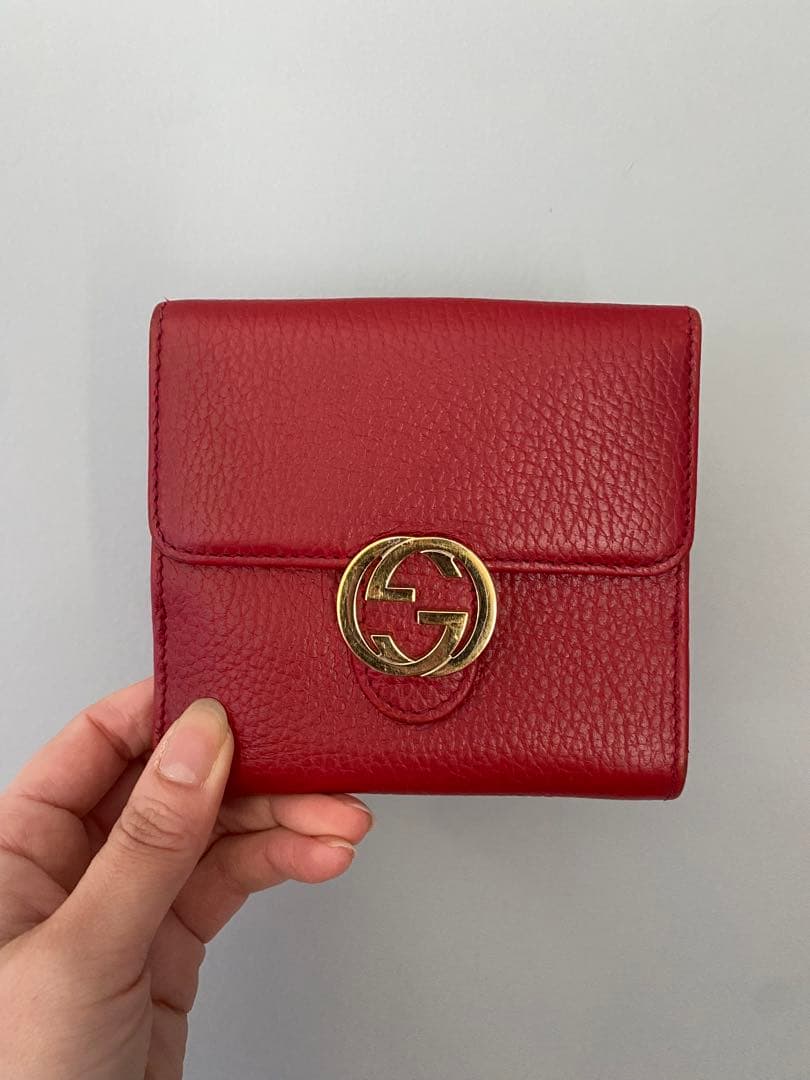GUCCI 赤 レザー 二つ折り財布