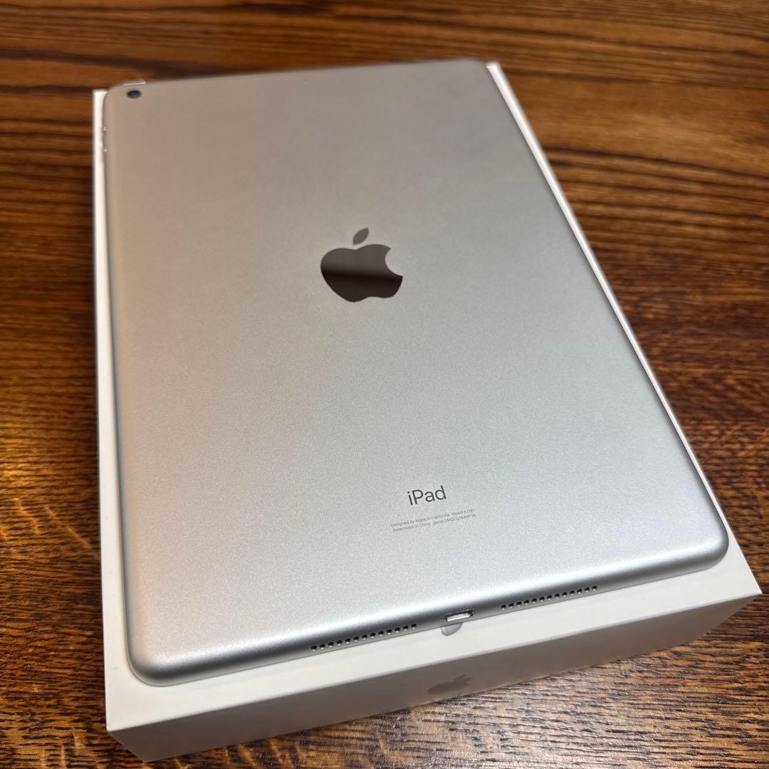 Apple iPad (第7世代) シルバー 本体