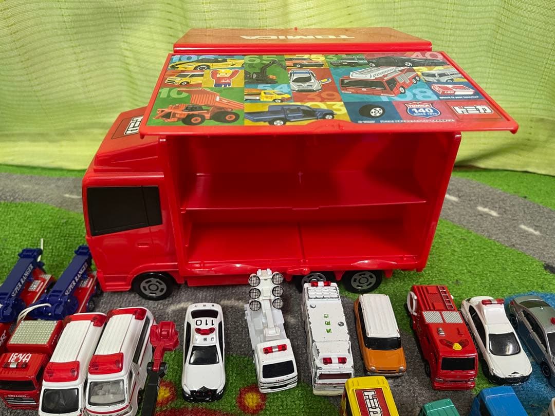 トミカ　ミニカー56台　収納トラック2台　タカラトミー　TOMICA　まとめ売り