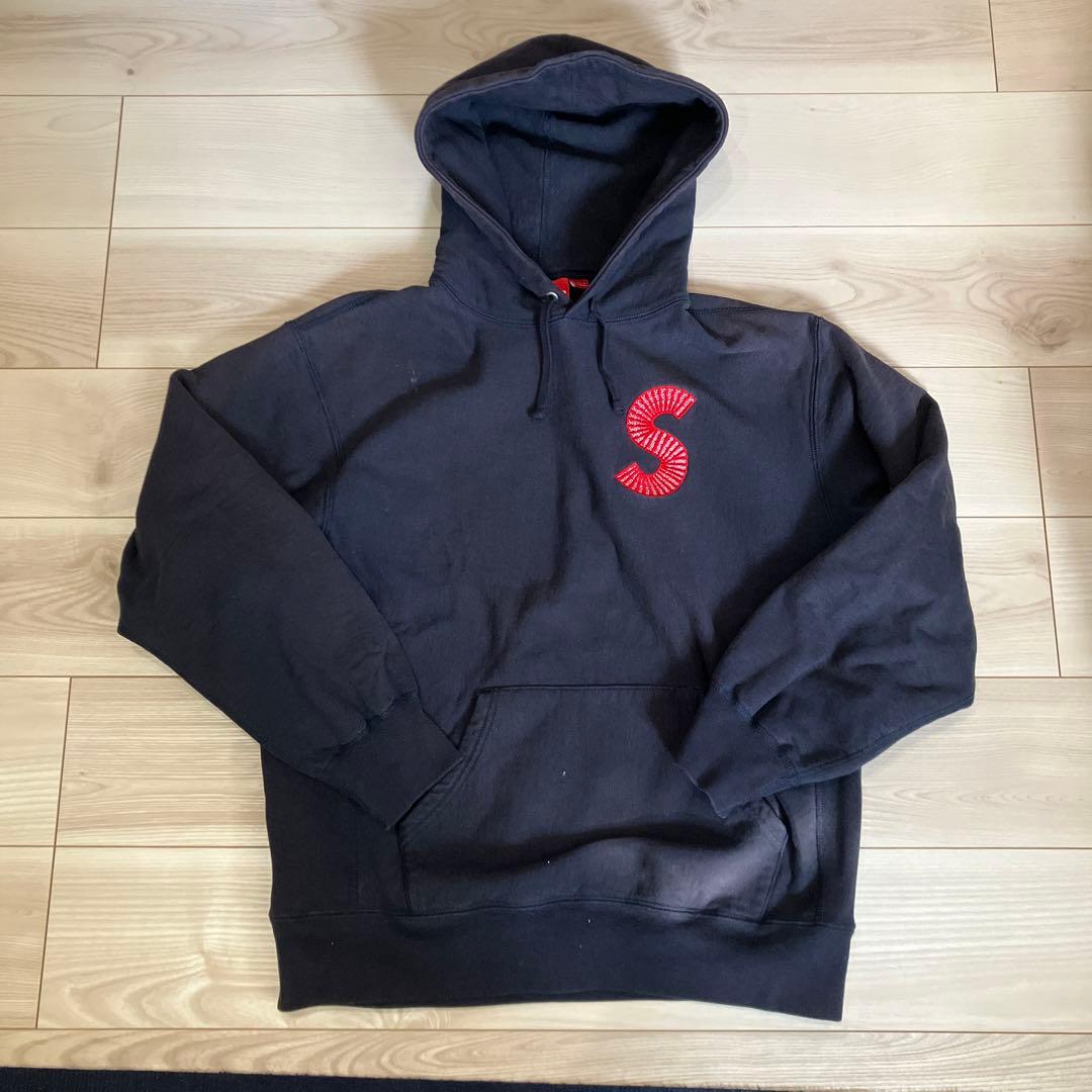 Supreme Sロゴ刺繍 パーカー