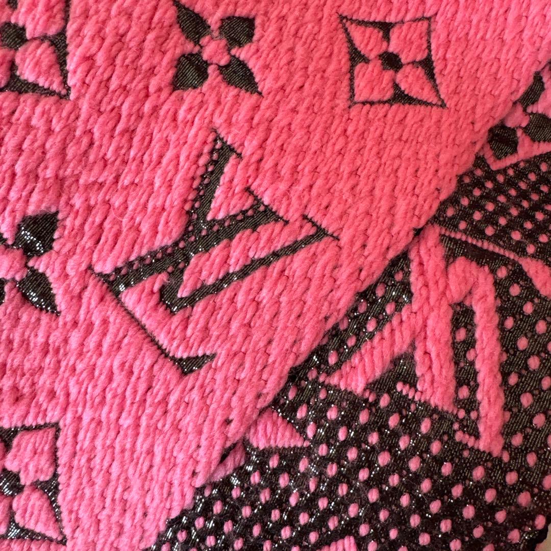 ルイヴィトン エシャルプ ロゴマニア マフラー ローズポップ ピンクM76070