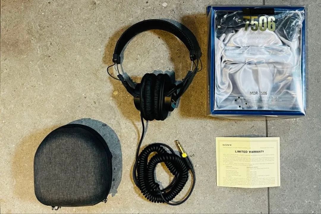 SONY ヘッドホン MDR-7506 ケース付