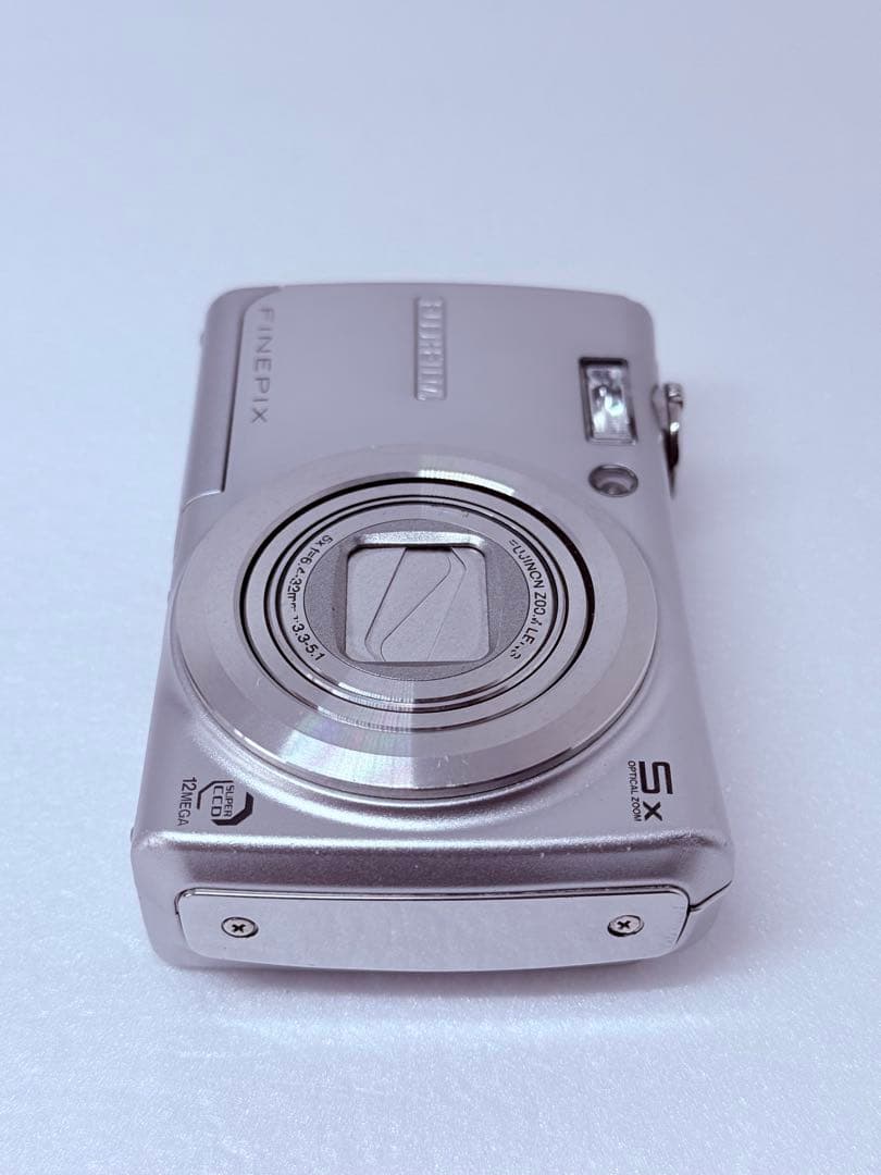 FUJIFILM FINEPIX F100fd 動作確認済 シルバー 5倍ズーム