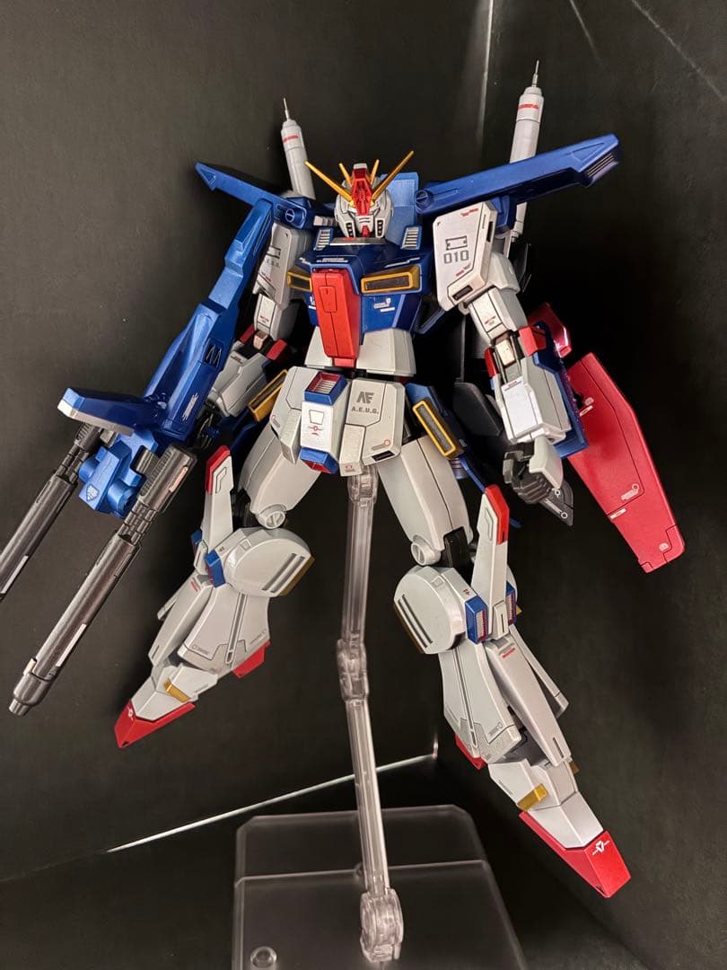 ガンプラ完成品　HG ZZガンダム全塗装スタイル改修　完成品　発光ギミック