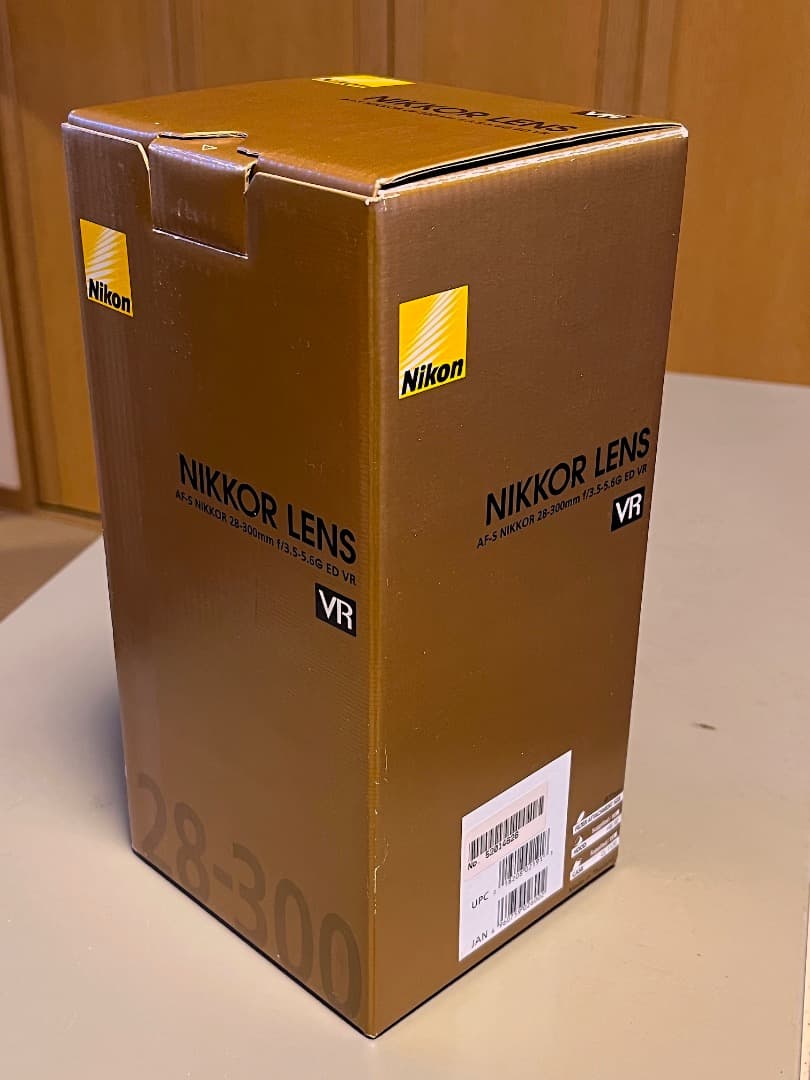 新品 Nikkor AF-S 28-300mm f/3.5-5.6G ED VR