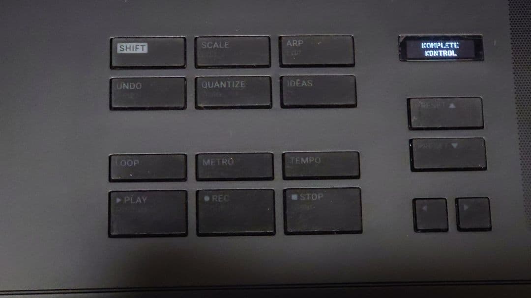 Komplete Kontrol A49 (MIDIキーボード) IDあり