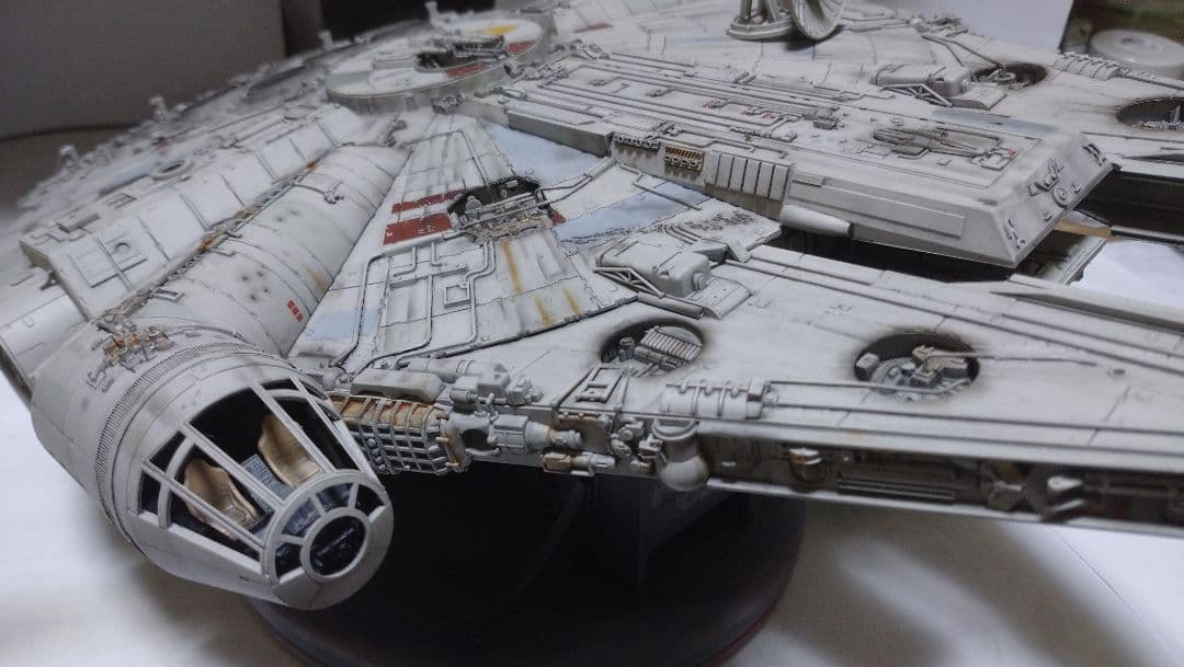 ファインモールド スターウォーズ ミレニアムファルコン 1/72 完成品