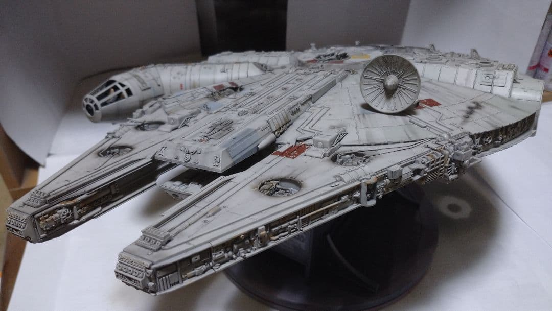 ファインモールド スターウォーズ ミレニアムファルコン 1/72 完成品