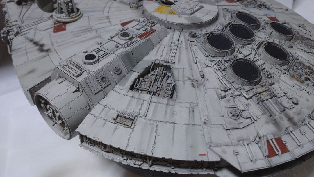 ファインモールド スターウォーズ ミレニアムファルコン 1/72 完成品
