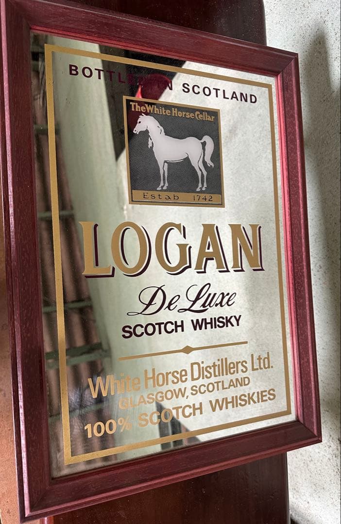 パブミラー　ホワイトホース　ローガン