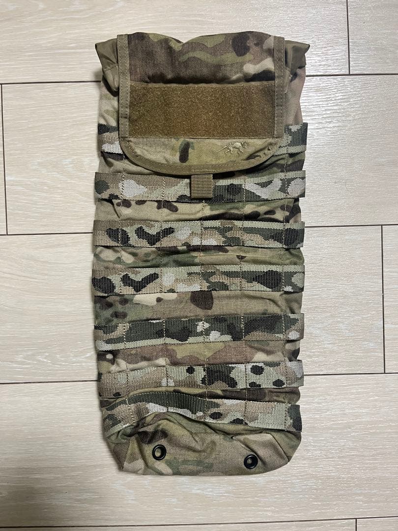 H*F様 タスマニアンタイガー　ハイドレーションポーチ　マルチカム モールシステ