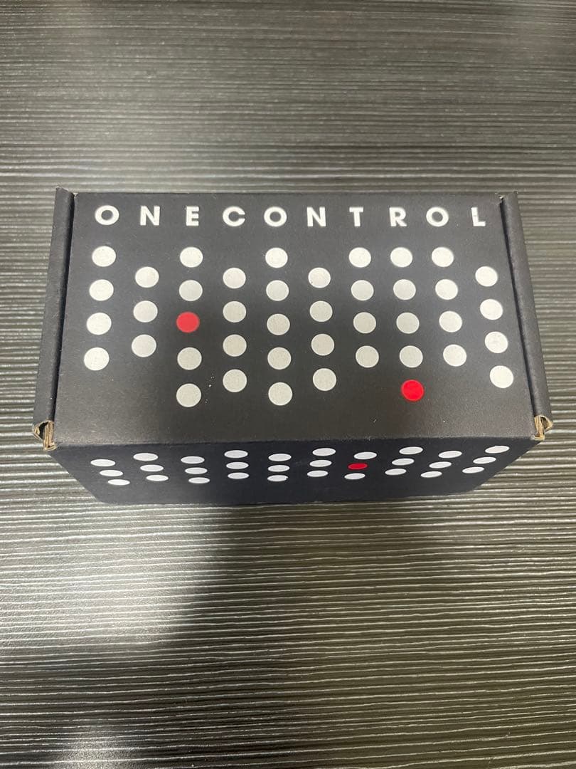 One Control BALTIC BLUE FUZZ 箱あり