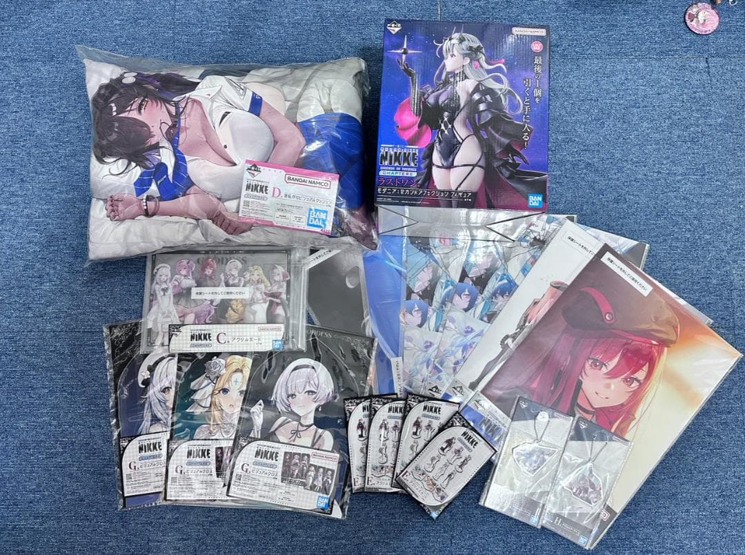 楽*俊様 NIKKE ニケ　一番くじ　ラストワン付き　クッション　18点セット