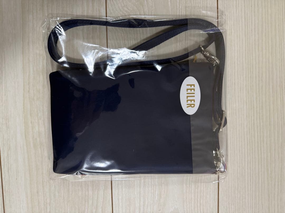 FEILER 刺繍デザイン スマホショルダーバッグ ネイビー