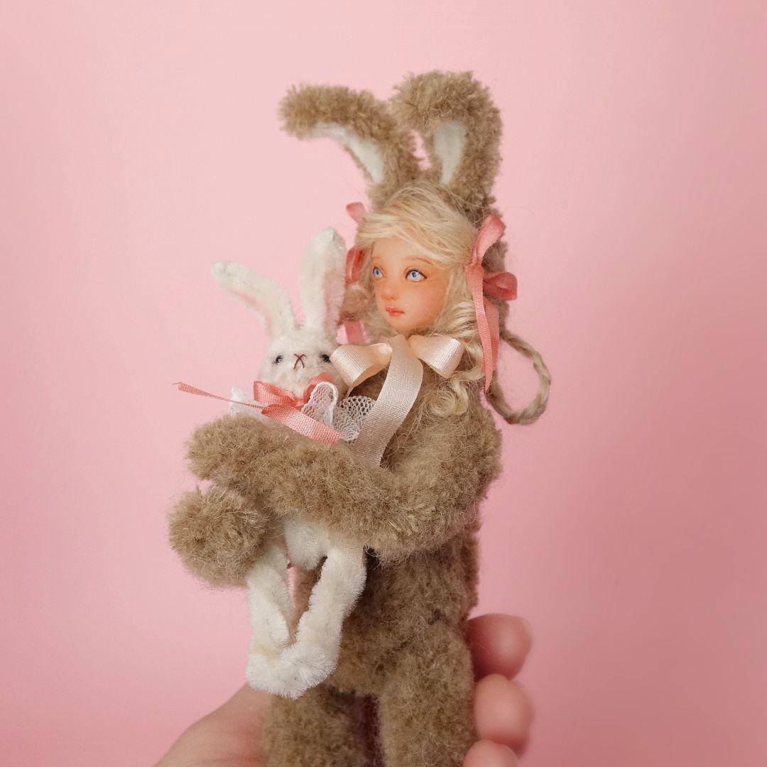 うさぎ着ぐるみドール　モールアート　アートドール 創作人形 サーニット樹脂粘土