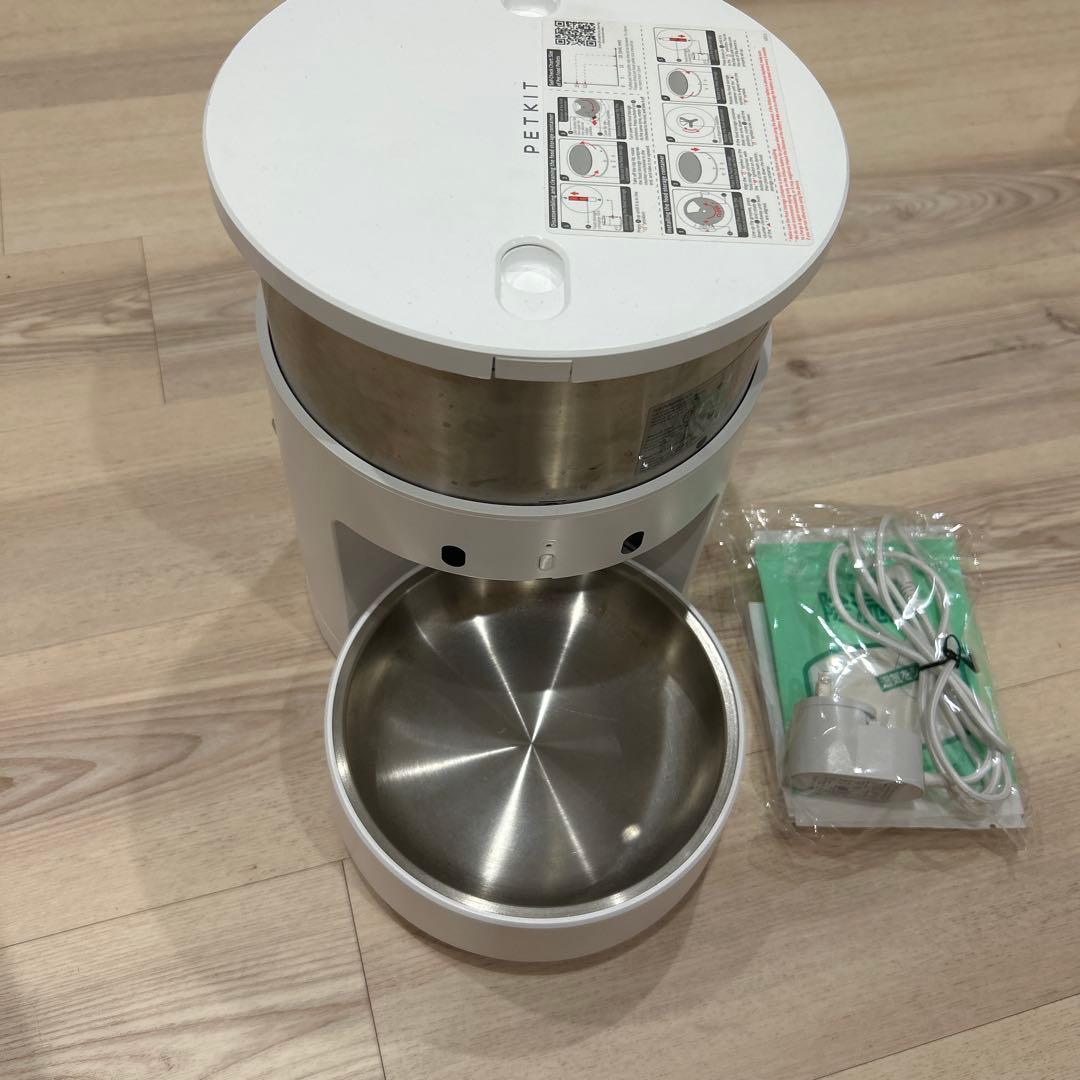 【食べた量まで管理】PETKIT 自動給餌器 猫 除湿剤付き　猫ちゃん