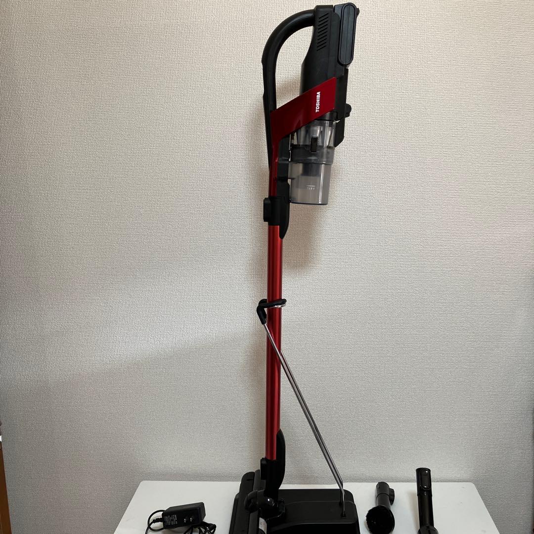 東芝　VC-CLX50　サイクロン式コードレスクリーナー　赤　トルネオV　一式